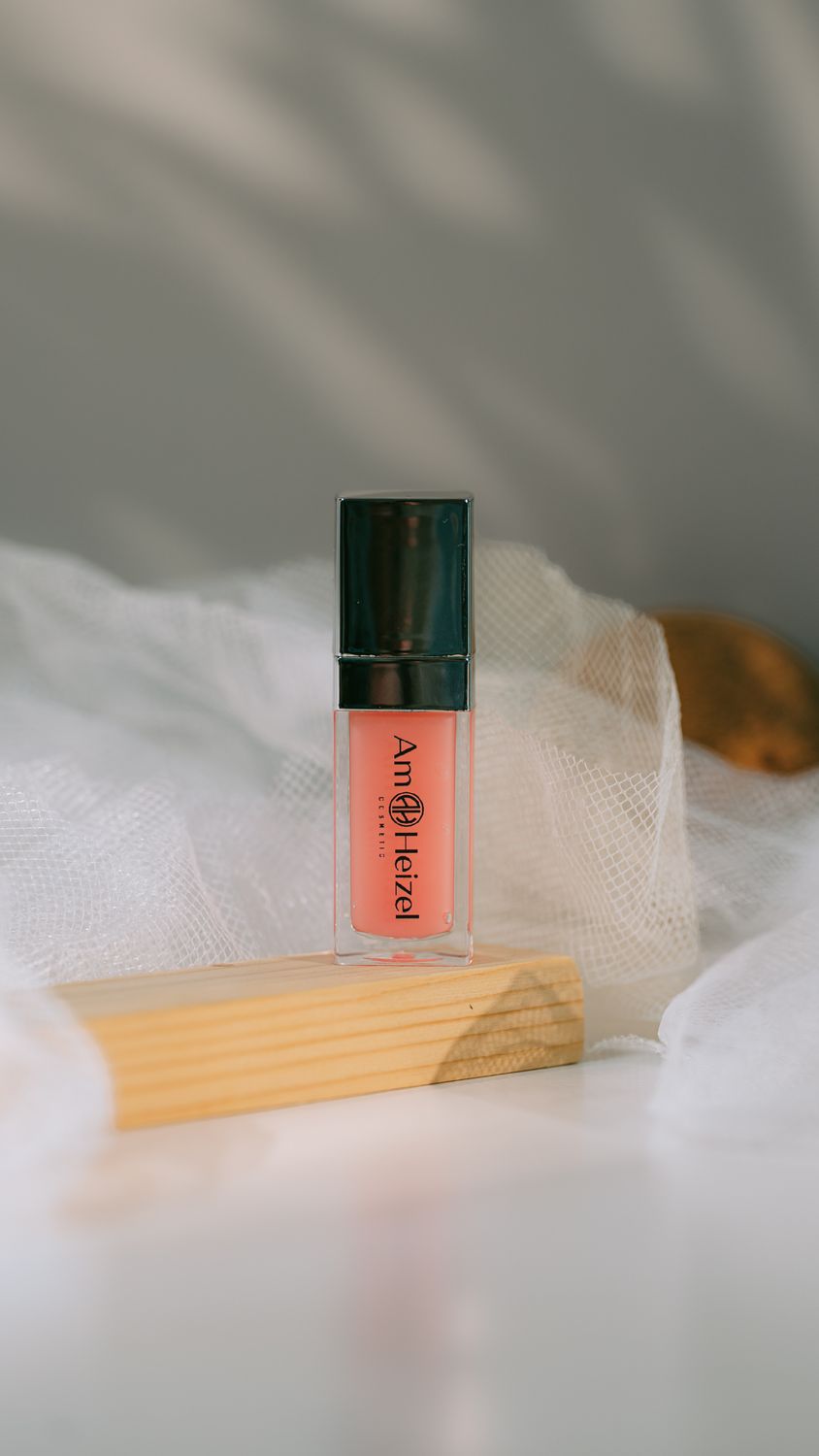 Pro Glossy Plump Lip Oil