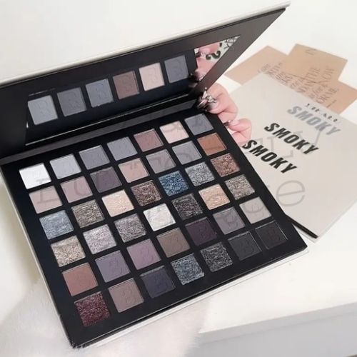 Smoky eyeshadow palette