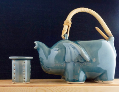 Sharp Elephant Tea Set (Handmade Teapot + 4 Teacups)
