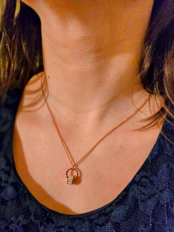 Fijne Halsketting met twee Ronde Ringen