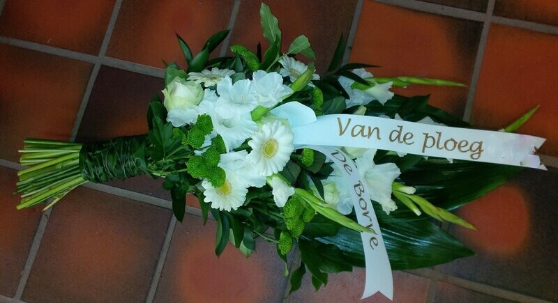 Legboeket met Rozen, Germini's, Gladiolen en Greentrick. Legboeket met Rozen, Germini's, Gladiolen en Greentrick.