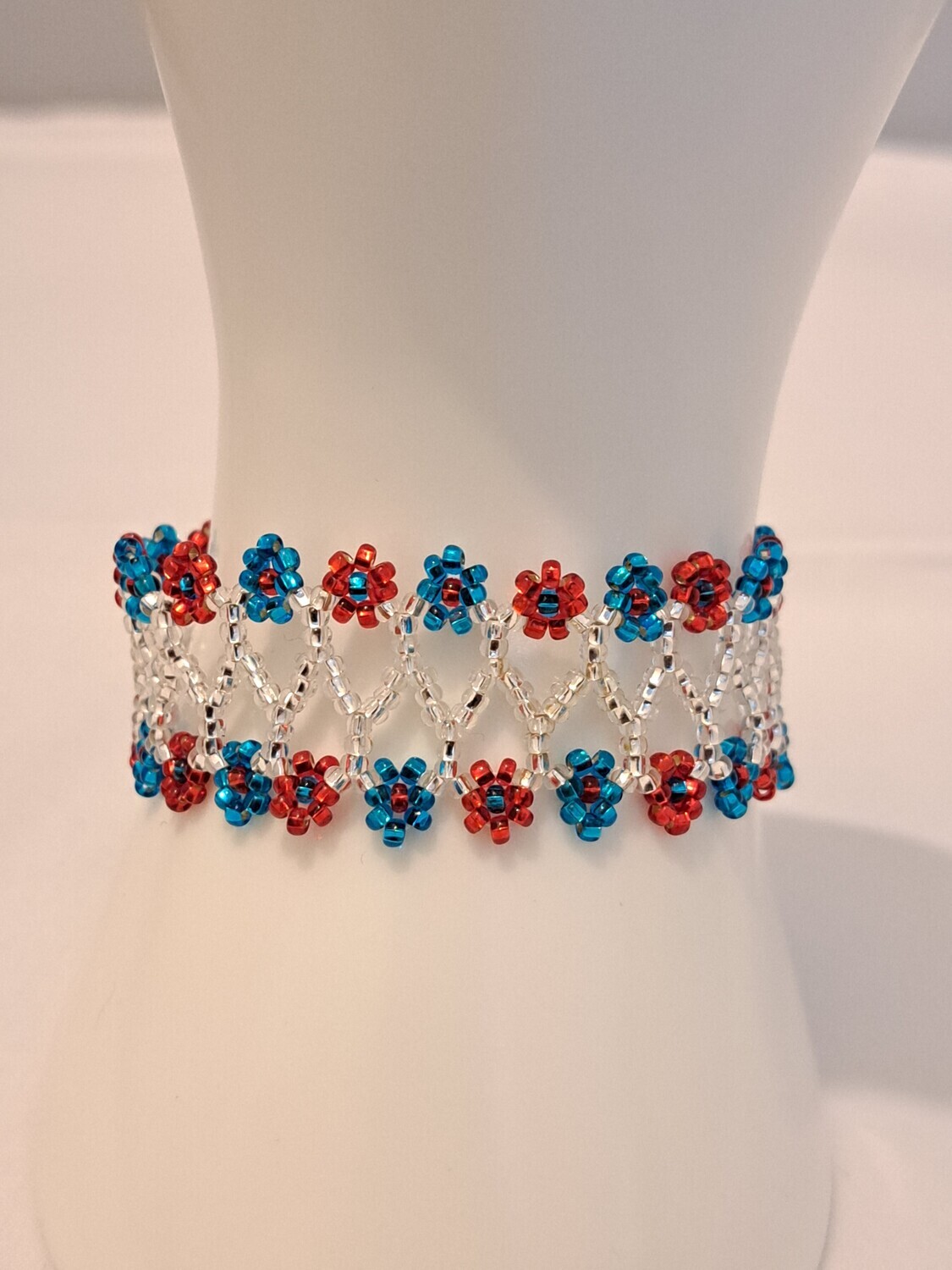 Armbanden met Dubbelen Bloemen.