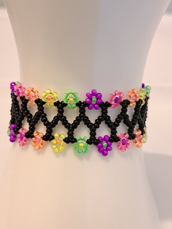 Armbanden met Dubbelen Bloemen.