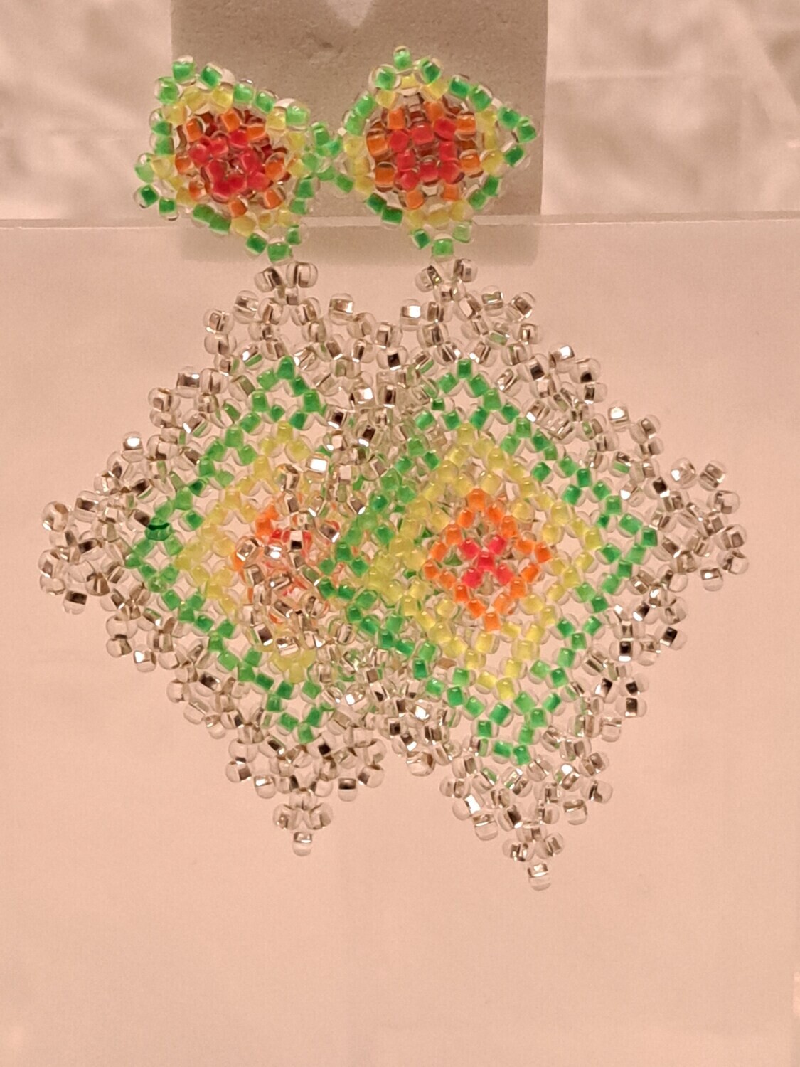 Ruit Oorbellen met Gesp.