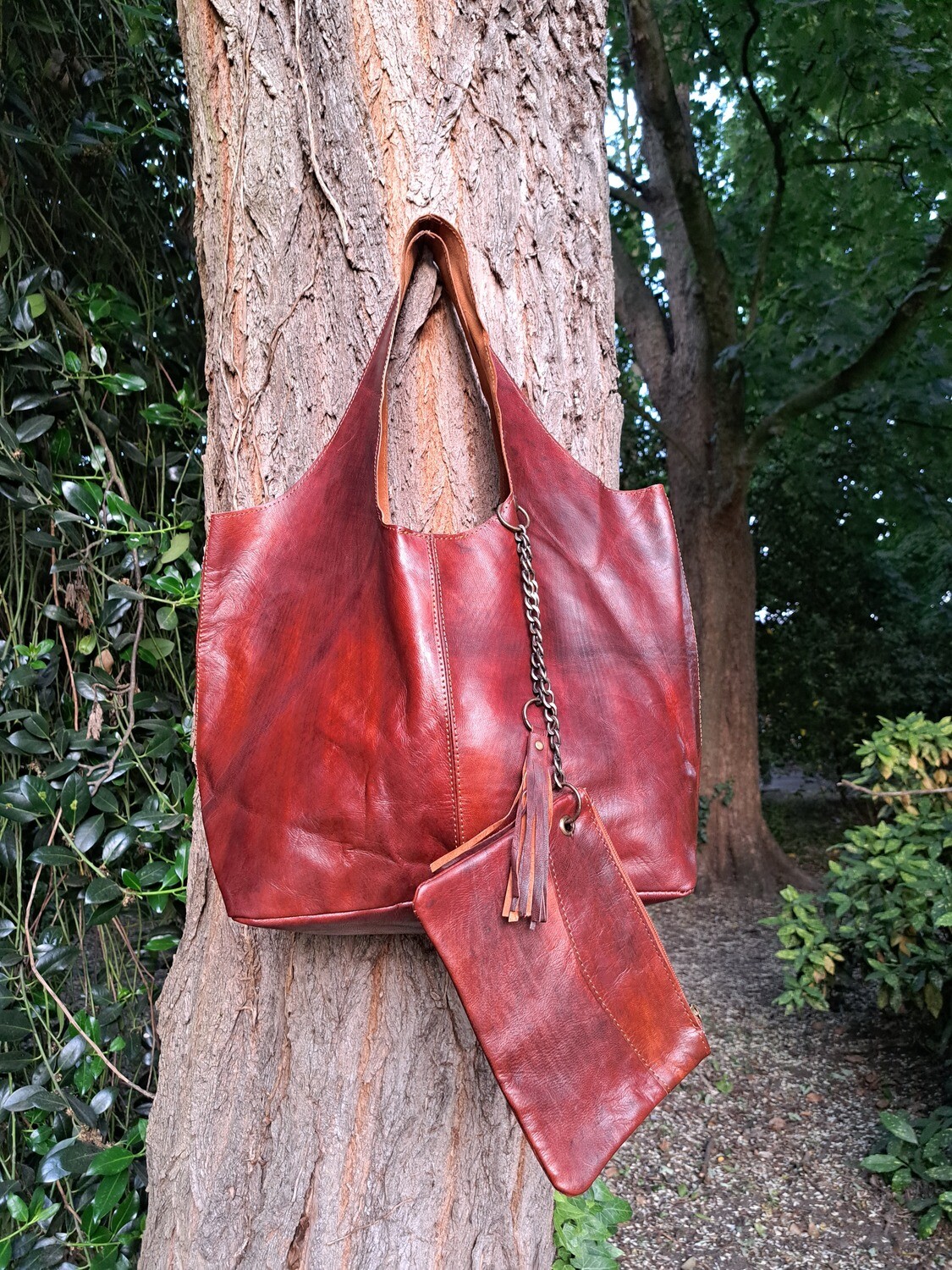 Grote Lederen Handtas met Portemonnee (Enkel stuk).