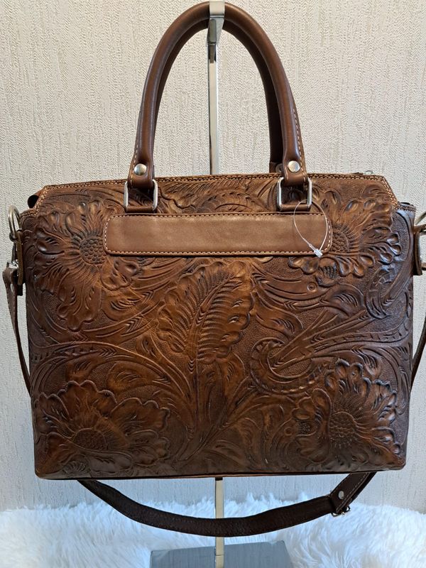 ​LEDEREN LAPTOPHOUDER VOOR DAMES