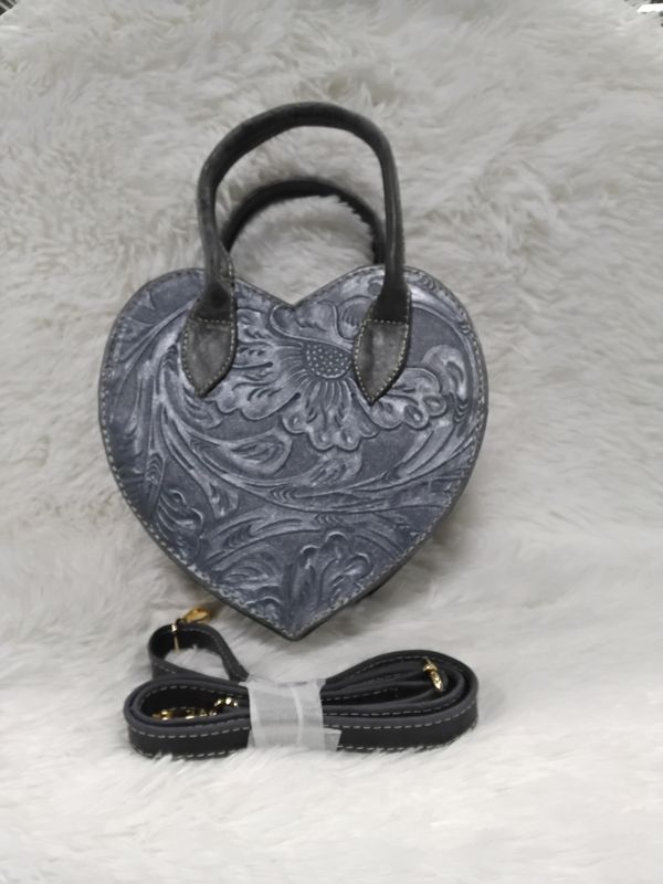 LEDEREN HANDTAS CORAZÓN