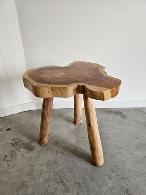 Houten bijzettafel.