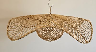 Rotan luchter Bola Topi.