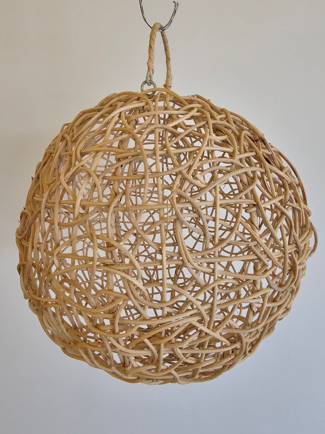 Rotan luchter bol.