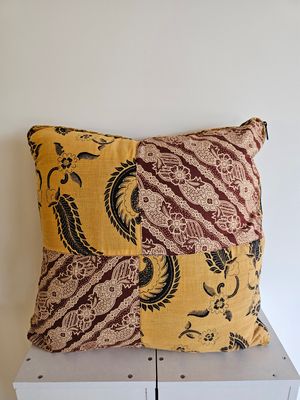 Vierkant kussen uit de Lulu collectie. Groot.