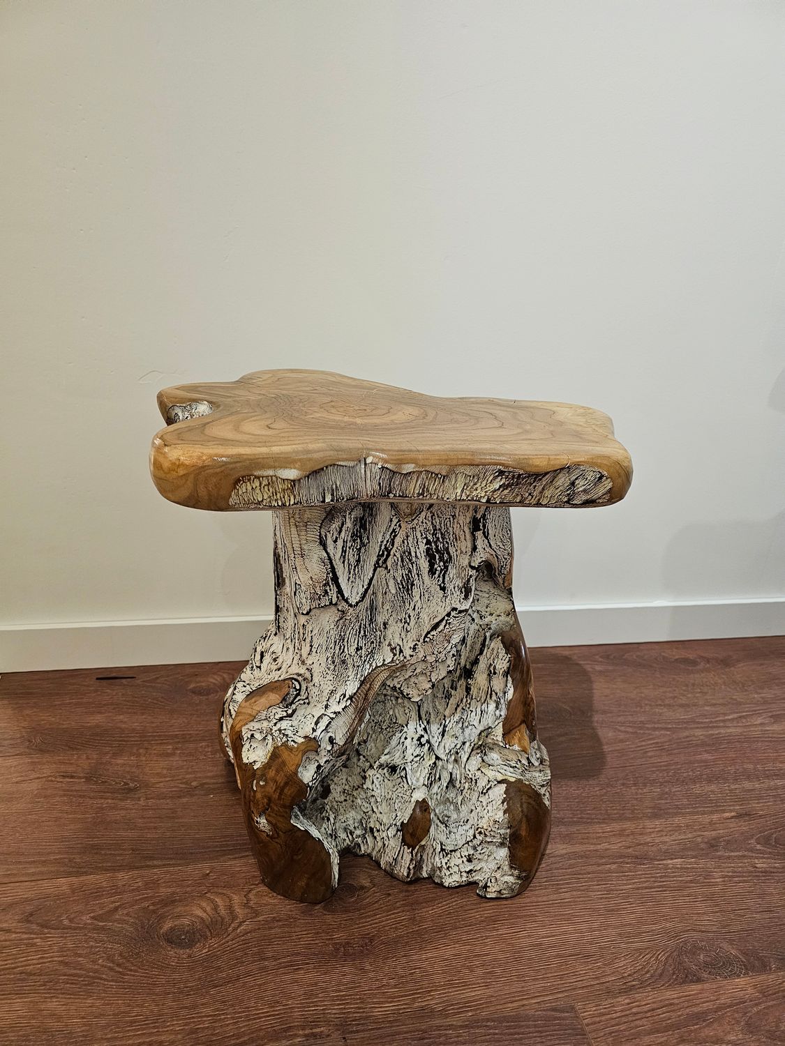 Set massieve wortel tafel +  krukken.