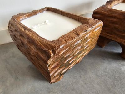 Kaars donker hout.