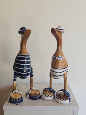 Houten eenden strandkoppel. Set van 2.