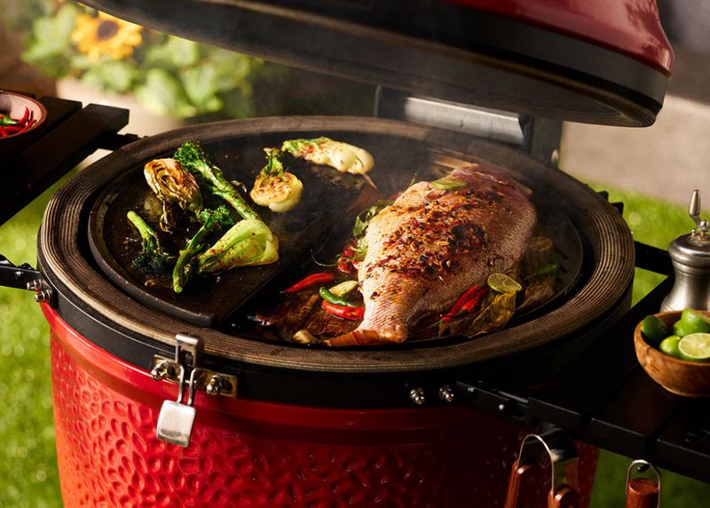 Kamado Joe Soapstone Big Joe vis en groenten op zeepsteen BBQ resultaat