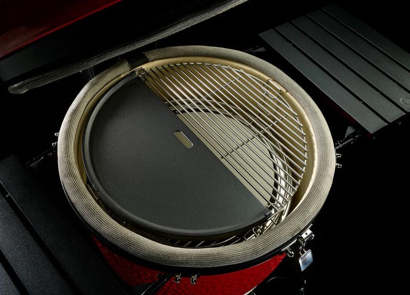 Kamado Joe reversible griddle Classic Joe smash burger bakken op bakplaat
