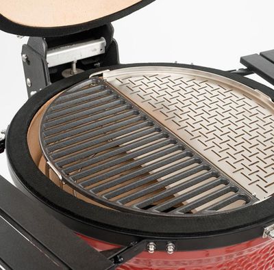 Kamado Joe Half Moon Cast Iron rooster met steak grillstrepen op Classic JoeKamado Joe Half Moon Cast Iron rooster met steak 