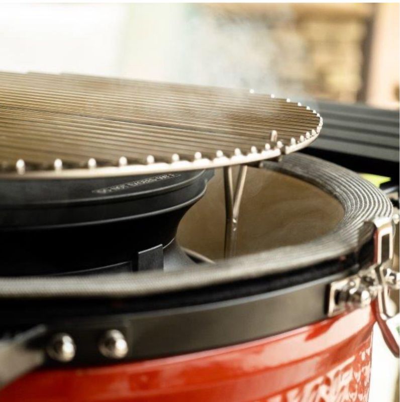Kamado Joe SlōRoller in gebruik low and slow roken Classic Joe BBQ