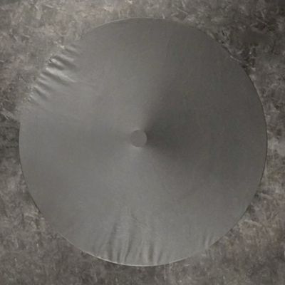 OFYR doofdeksel 100 en soft cover naast buitenkeuken uitgestald