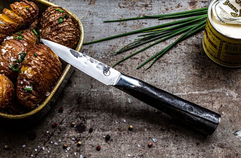 Forged Intense schilmes in gebruik groenten schillen en garneren BBQ