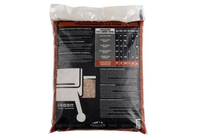 Traeger Signature Blend pellets in pelletgrill bak gereed voor gebruik
