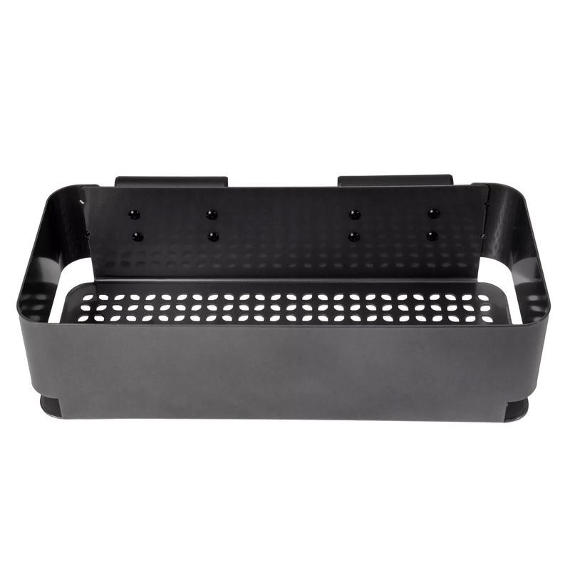 YETI PAL opslagbak open met BBQ gereedschap opgeborgen naast grill
