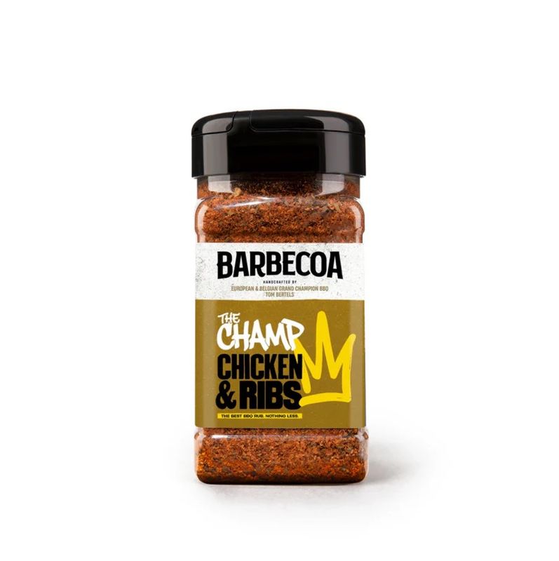 The Champ BBQ Rub gestrooid op vlees kampioens BBQ bereiding