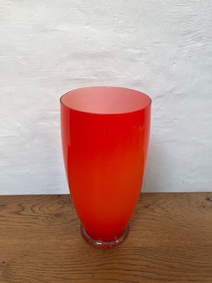 Rode glazen vaas