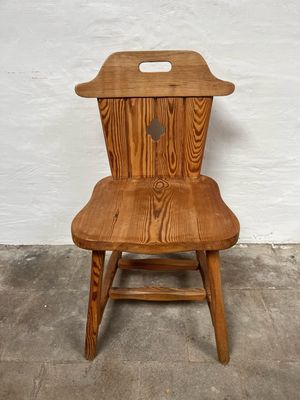 Rustieke houten stoel met handvat