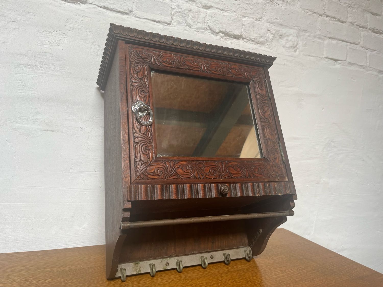 *Houten sleutelkast