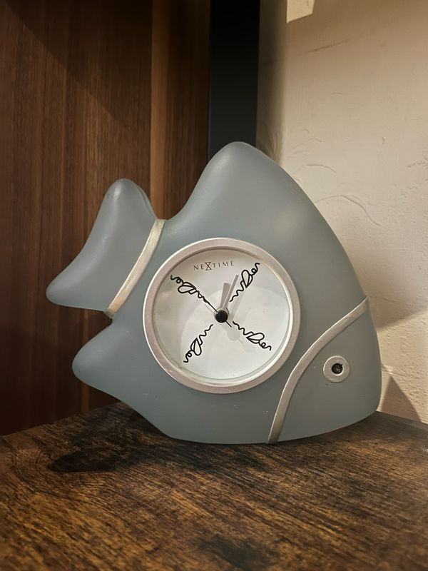 Doorschijnend glazen vis klokje