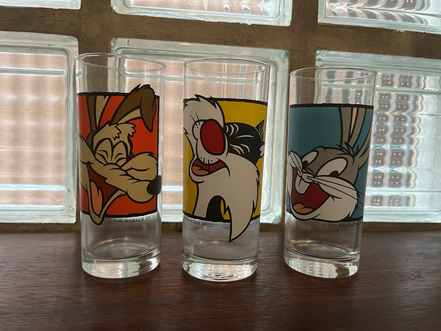 Set van 3 “Looney Tunes” Cola glaasjes