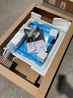 Outlet Skylux iWindow dakvenster dubbelglas 40x40cm incl. rechte PVC opstand 20/00