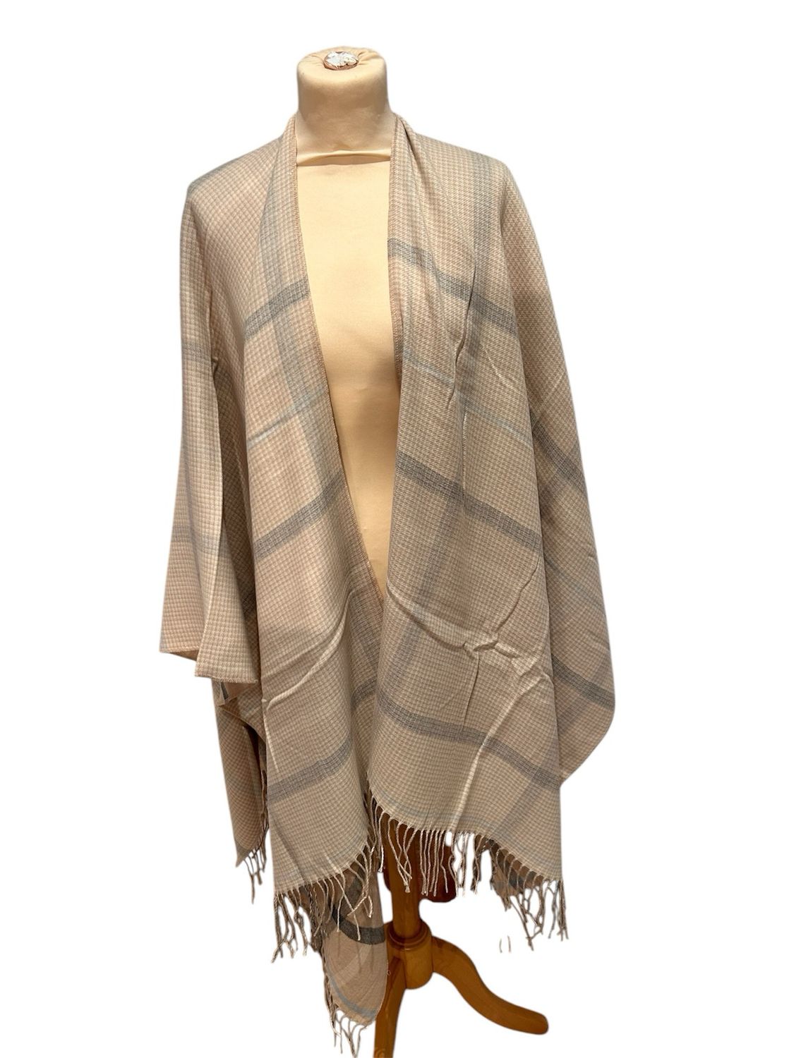 Cecil poncho