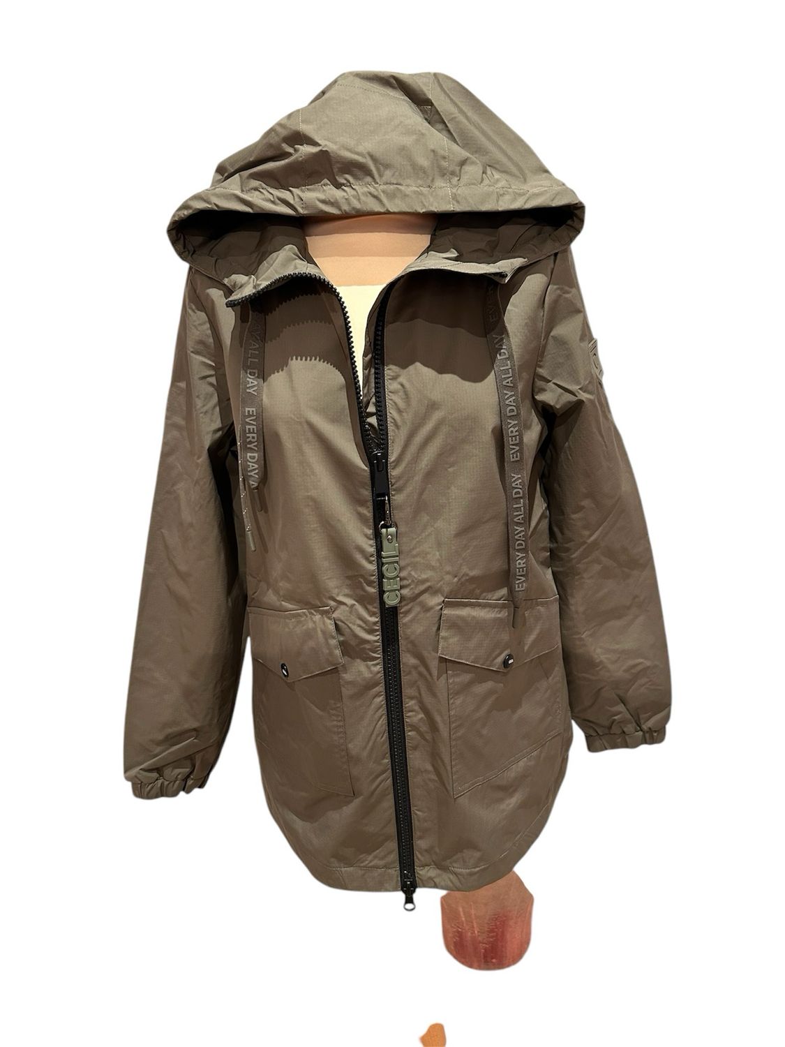 Cecil WINDBREAKER