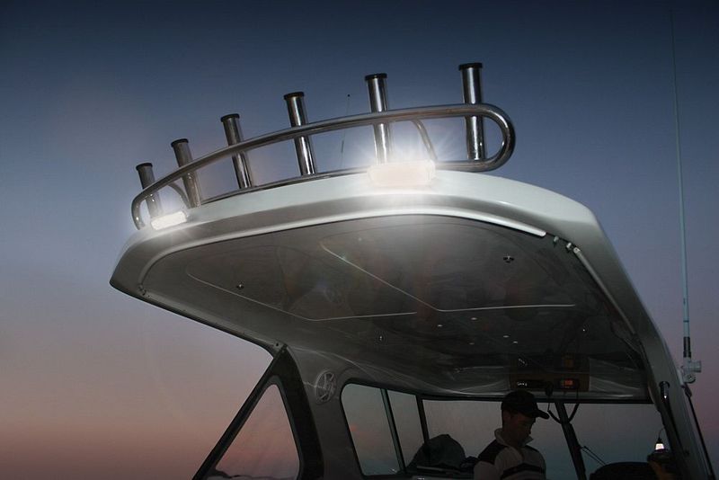 Werklamp - Hella Marine Sea Hawk LED - Zwarte Behuizing - Gespreid Licht