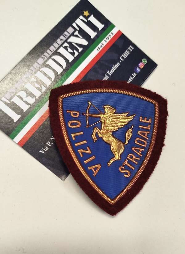 Patch scudetto con velcro POLIZIA STRADALE plastica, ricamo macchina, ricamo a mano Patch scudetto con velcro POLIZIA STRADALE plastica, ricamo macchina, ricamo a mano