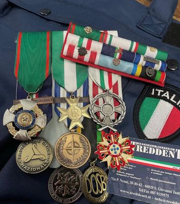 Medaglie, Nastrini, Spille e Pins