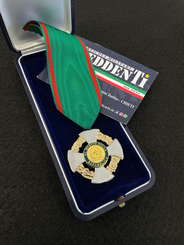 Croce/Medaglia Cavaliere OMRI