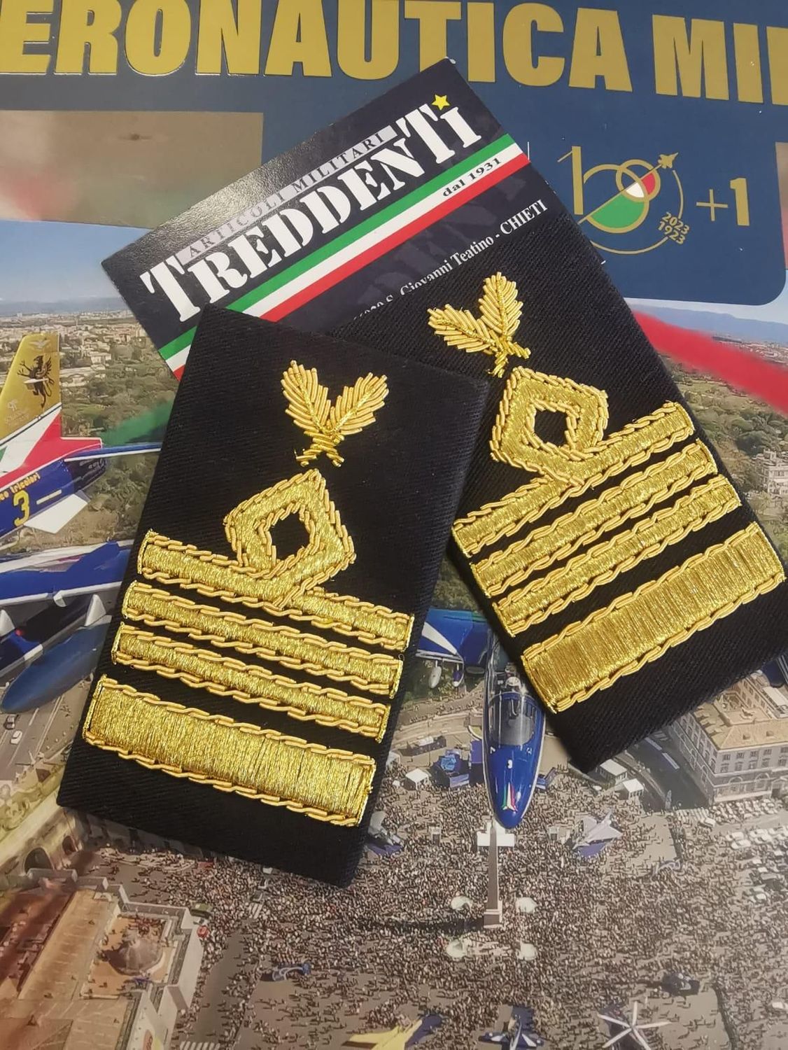 Tubolari Colonello Aeronautica Militare ruolo delle armi ricamati a mano Tubolari Colonello Aeronautica Militare ruolo delle armi ricamati a mano