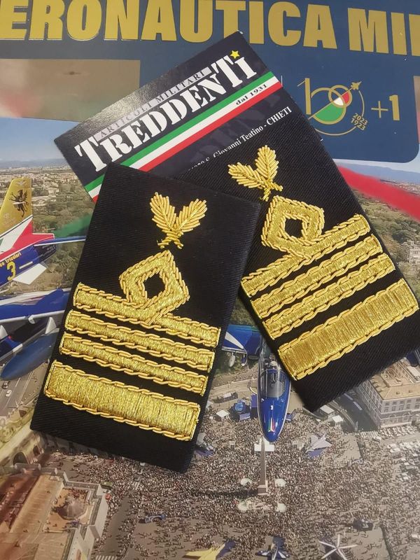 Tubolari Colonello Aeronautica Militare ruolo delle armi ricamati a mano