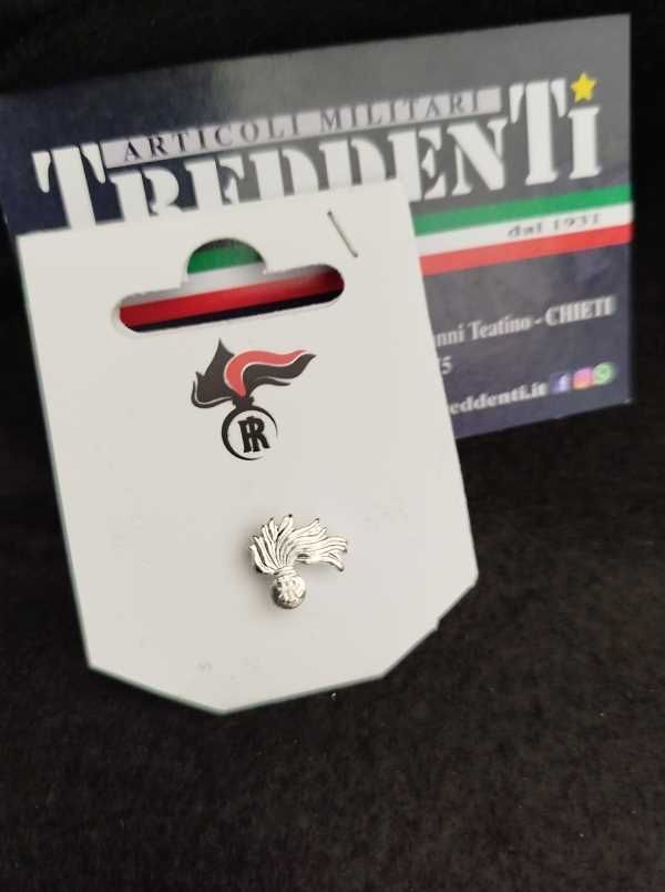 Distintivo fiamma colore argento lucido Carabinieri da giacca Distintivo fiamma colore argento lucido Carabinieri da giacca