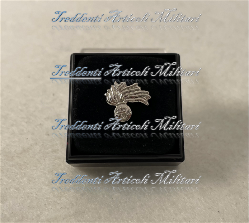 Distintivo fiamma argento opaco Carabinieri da giacca