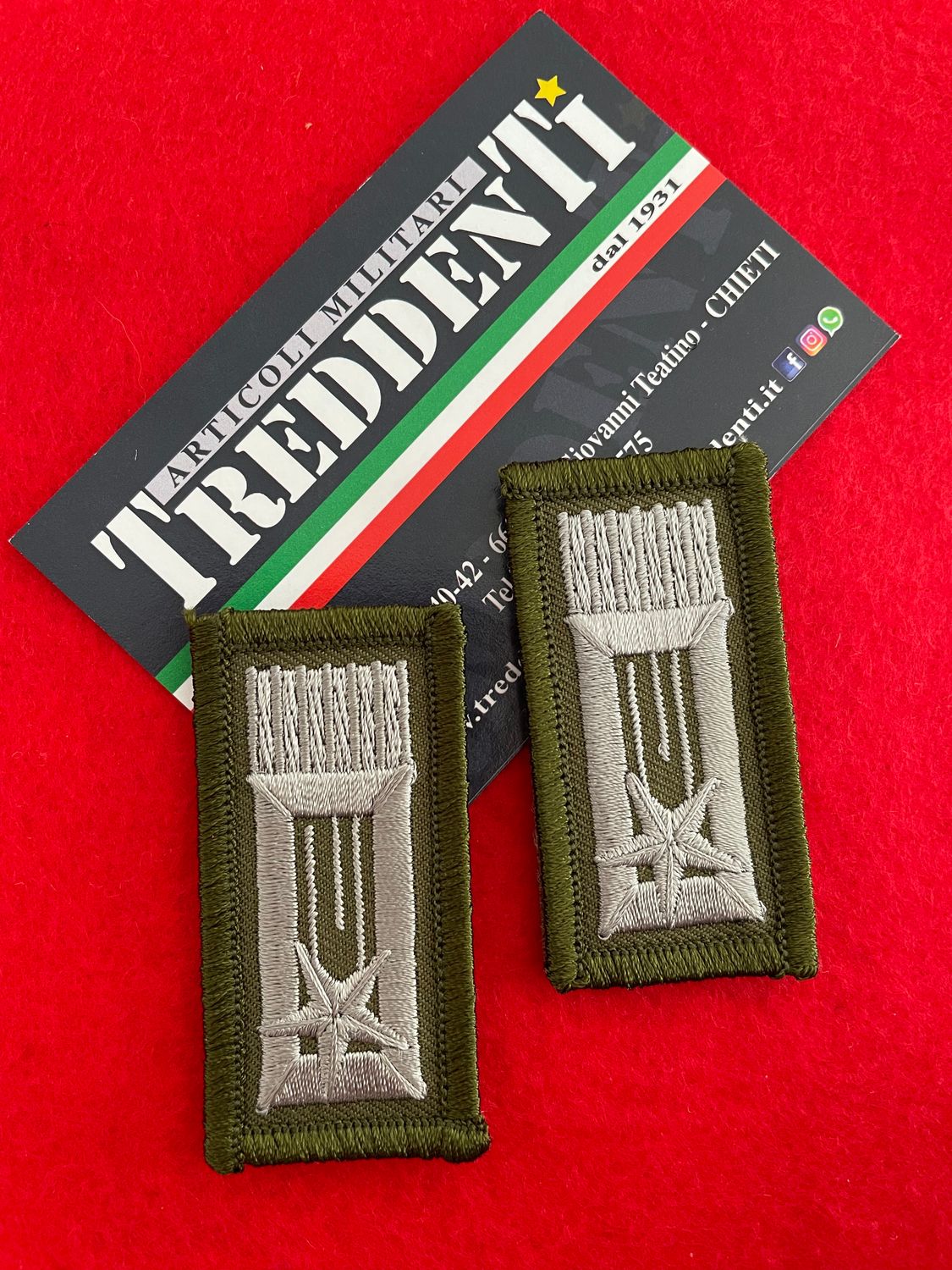 Paio di Alamari Ricamati Bassa Visibilità con velcro