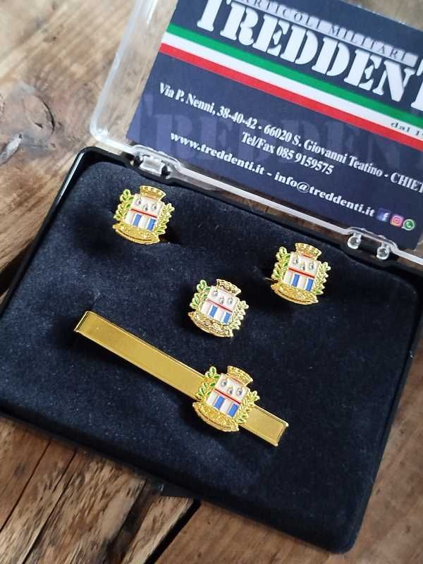 Set Fermacravatta, gemelli e spilla da giacca Polizia Penitenziaria colore oro Set Fermacravatta, gemelli e spilla da giacca Polizia Penitenziaria colore oro