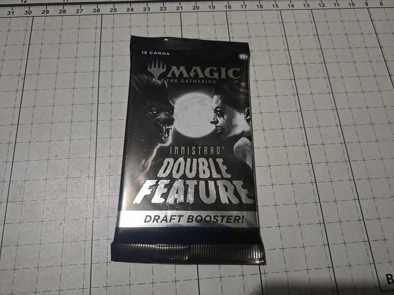 Innistrad: Double Feature - Draft Booster Pack