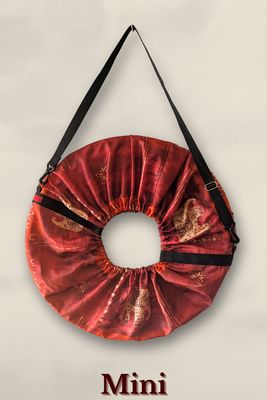 Mini Bloom Bag „Safari Red“ – Hula Hoop Tasche aus Satin mit Elefantenprint (Upcycling)