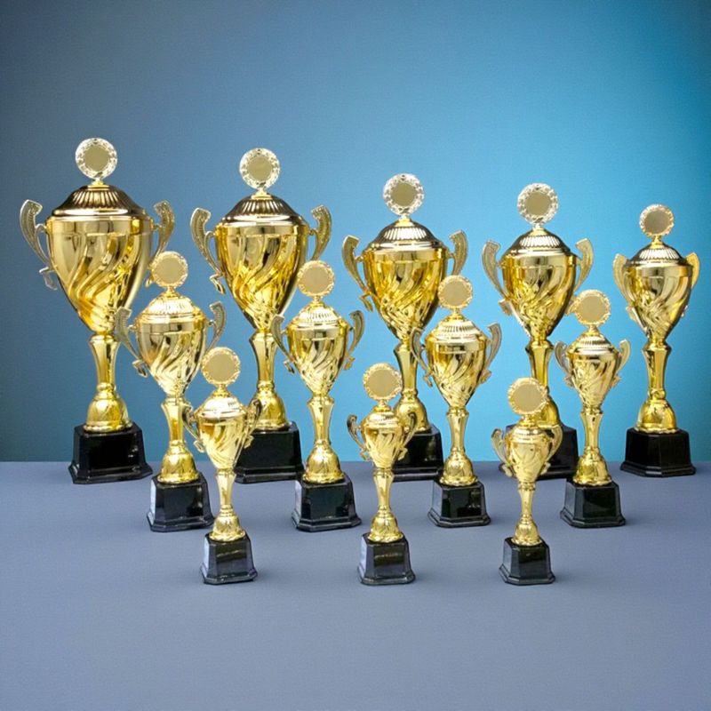 Henkelpokal Talisa und Alanis Serie in Gold- und Silberoptik mit Marmorsockel und Emblemhalter, 12er Serie