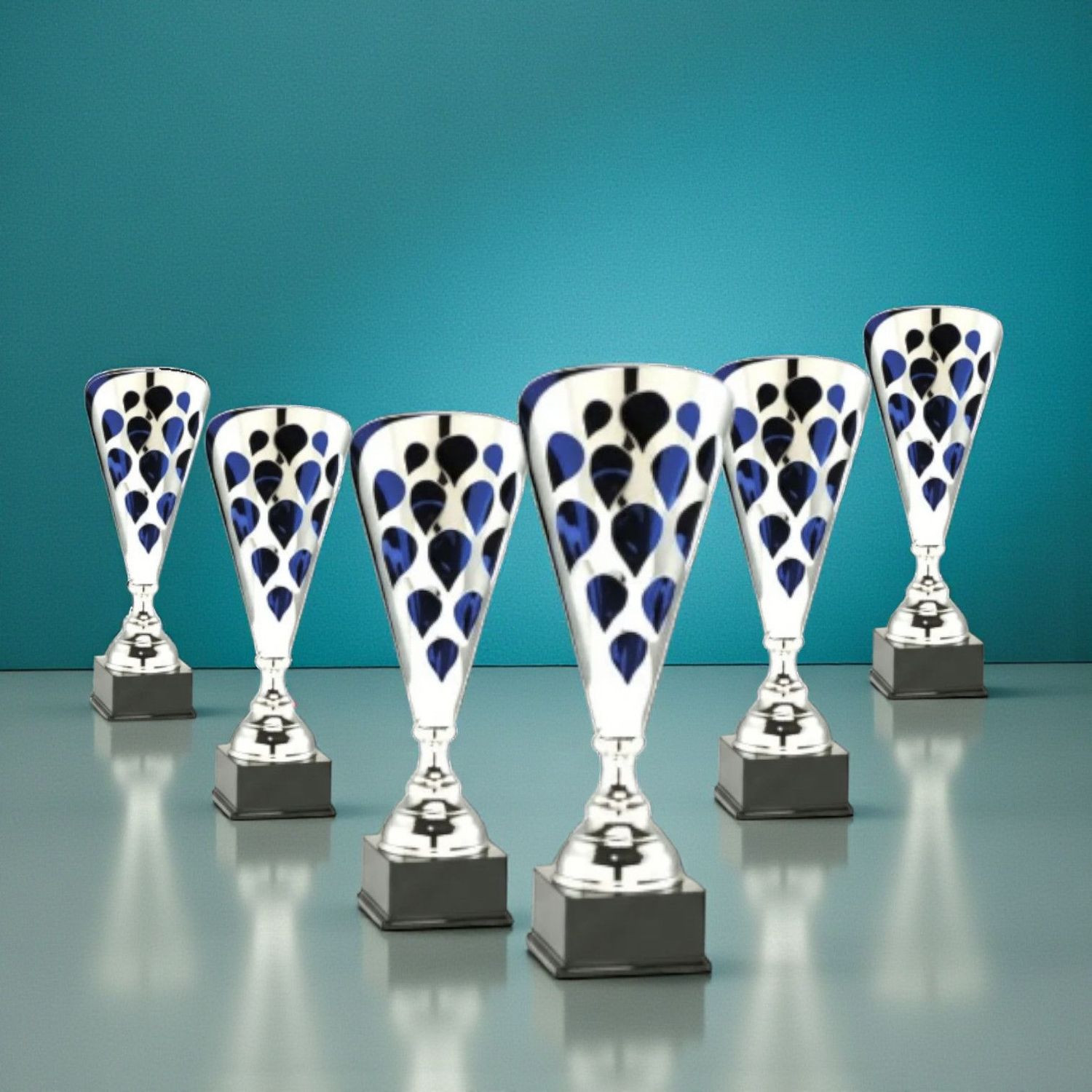Laserpokal Metallpokal Bürmoos mit ausgeschnittenem Metalloberteil in Silber-Blau auf schwarzem Kunststoffsockel, 6er-Serie
