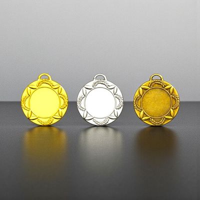 Metallmedaille Ornament Ø 4 cm, ab € 2,00 Metallmedaille mit glatter Vorderfläche und umlaufendem Lorbeerkranz-Design. Durchmesser Ø 4 cm